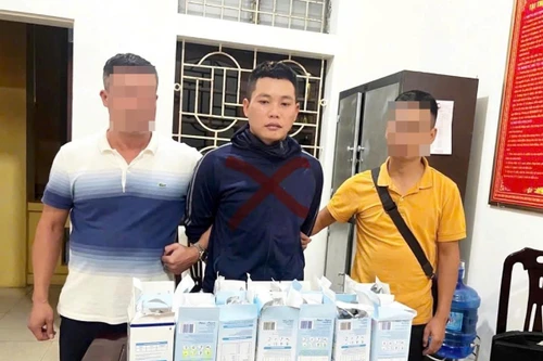 Phát hiện 9,3 kg ketamin ngụy trang trong kiện hàng sữa