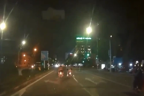 Bị cướp giật túi xách, hai người phụ nữ ngã ra đường đau đớn 