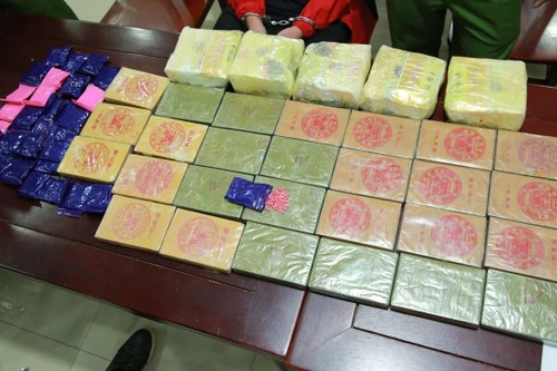 Triệt phá đường dây ma túy ‘khủng’, thu giữ 27 bánh heroin, 5kg ma túy đá