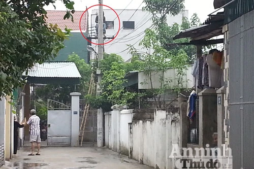 Nghi vấn nam thanh niên “ngáo đá” trèo cột điện cố thủ nhiều giờ