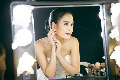 Hoàng Thùy Linh làm giám khảo chung kết "Thử thách cùng bước nhảy"