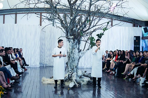 Doanh nhân Sơn Đoàn "lấn sân" trong show của bạn đời - NTK Adrian Anh Tuấn