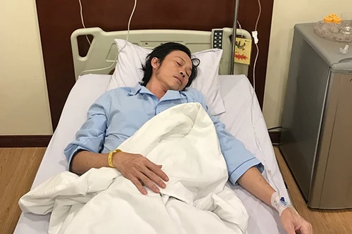 Nghệ sĩ Hoài Linh bất ngờ nhập viện, hủy live show