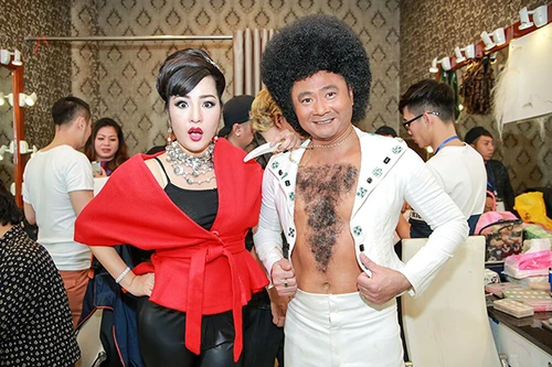 Thúy Nga, Tự Long khác lạ trong Gala cười 2017