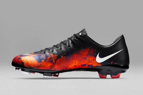 Bí mật mẫu giầy mới của Ronaldo