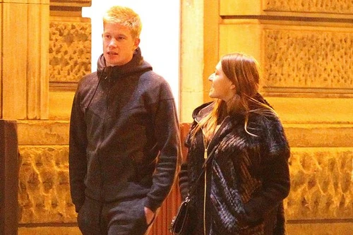 De Bruyne và bạn gái "khổ sở" vì chuyến thăm của Chủ tịch Trung Quốc Tập Cận Bình