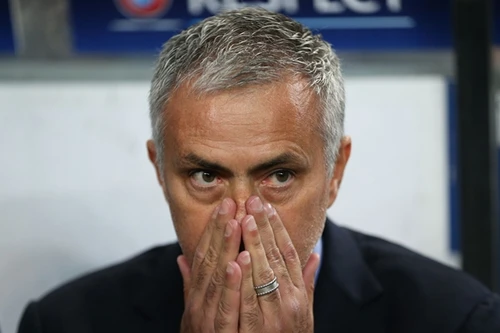 Mourinho "khóc thầm"