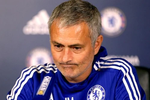 Mourinho lại lôi Wenger vào tranh cãi