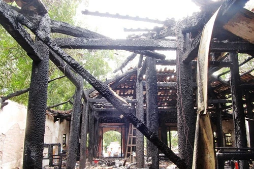 Cháy rụi chùa cổ trên 200 năm tuổi cùng nhiều cổ vật