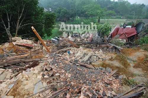 Kinh hoàng sạt lở núi đất thải mỏ than Phấn Mễ: 7 người chết