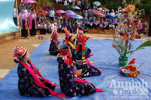 Độc đáo lễ cúng trời trên 9 tầng mây khi Tết đến