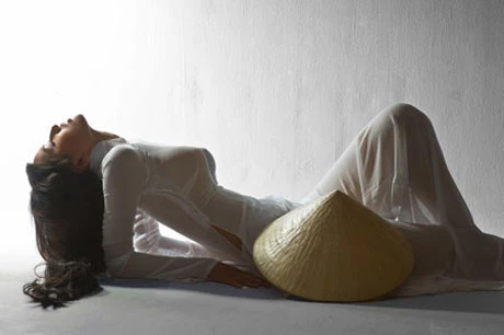 Mai Phương Thúy xin lỗi về bộ ảnh gây điều tiếng