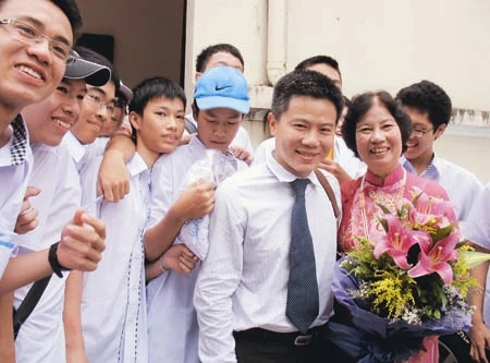 GS Ngô Bảo Châu kể chuyện viết văn vì... "bí toán"