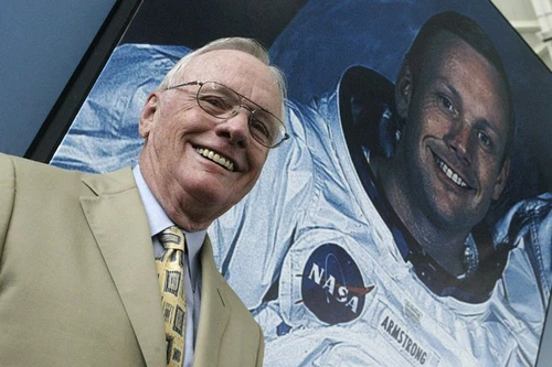 Neil Armstrong - người đầu tiên lên mặt trăng đã qua đời