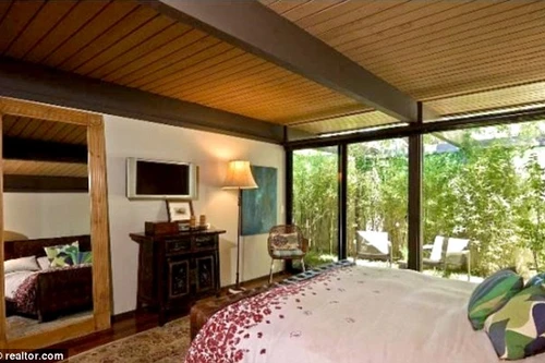 Scarlett Johansson cùng chồng cũ rao bán tổ ấm một thời