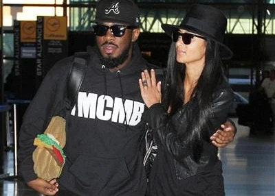 Nicole Scherzinger tình tứ bên trai lạ