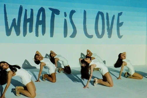 Hồ Ngọc Hà "nhá hàng" hình ảnh cho ca khúc tự sáng tác 