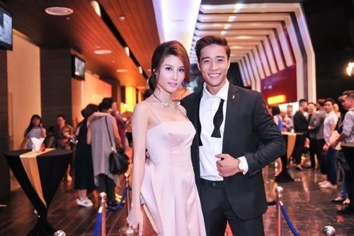 Diễm My - Linh Sơn đẹp đôi ra mắt phim "Kungfu Phở" 