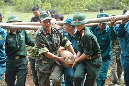 Phát hiện, huỷ nổ an toàn quả bom 250kg