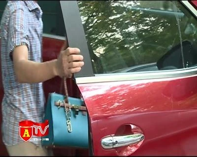 Cảnh giác với trộm cắp ở cổng trường và cây xăng