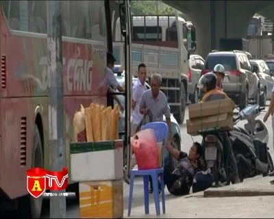 Bức xúc "xe dù, bến cóc" hoạt động ngang nhiên giữa Thủ đô