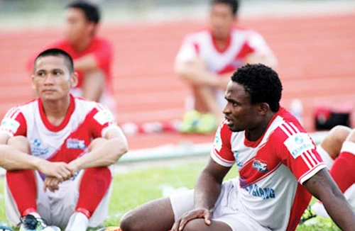 VPF cấm các "con nợ" dự V-League 2014 !?