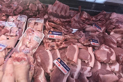 [ẢNH] Giữa "cơn bão giá" thịt lợn: Mua gì để ăn thay thế mà vẫn đủ chất?