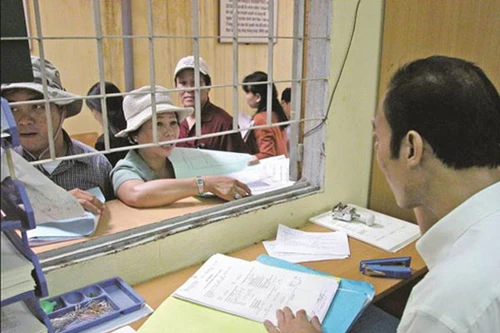 Nợ tiền sử dụng đất trả theo giá đất thời điểm nào?