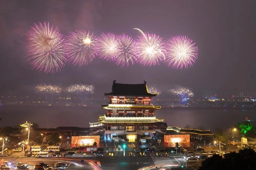 Hình ảnh khó quên về Tết Nhâm Thìn khắp thế giới