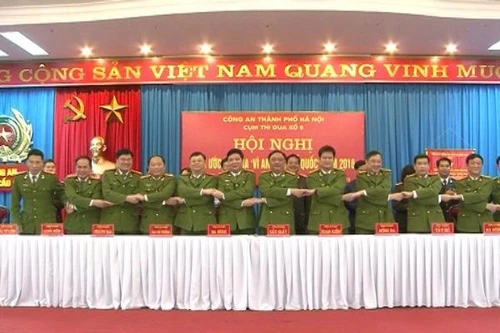 Cụm thi đua số 6 ký giao ước thi đua "Vì ANTQ" năm 2016