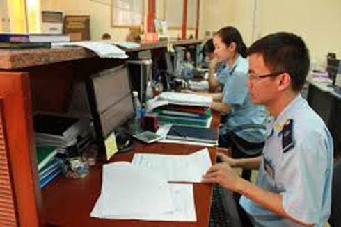 Hàng miễn thuế không khai báo bị truy thu thuế