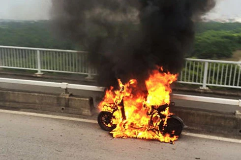 Coi chừng cháy nhà vì... xe đạp điện