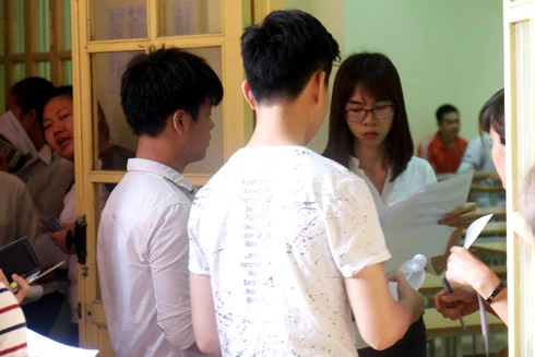 Lo thí sinh "ảo", các trường xét tuyển bằng tiêu chí phụ 