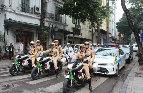 Những góc ảnh 'riêng' về các kíp CSGT dẫn đoàn Tổng thống Mỹ