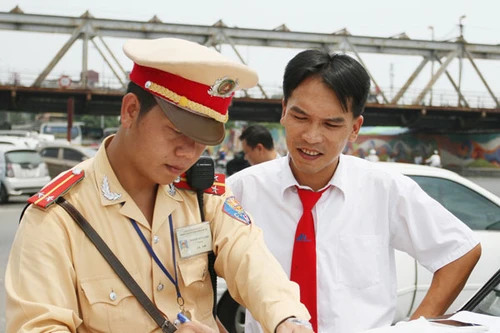 Thí điểm xử phạt giao thông qua camera giám sát 
