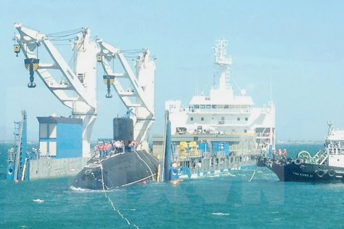 Tàu ngầm Kilo thứ 5 HQ-186 Đà Nẵng đã vào vịnh Cam Ranh an toàn