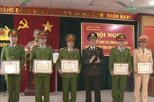 Các phòng nghiệp vụ, Công an huyện, thị xã triển khai công tác 2015