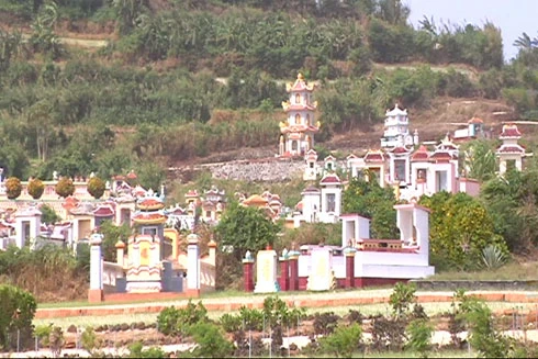 Bất cập trong xây cất mồ mả trên đảo Lý Sơn