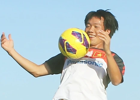 Tuyển Việt Nam hội quân, Tấn Tài đeo băng đội trưởng