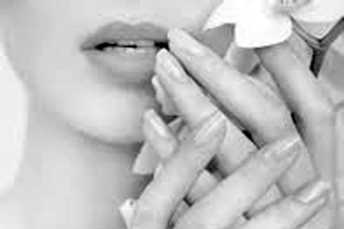 Ăn gì để móng tay khỏe đẹp?