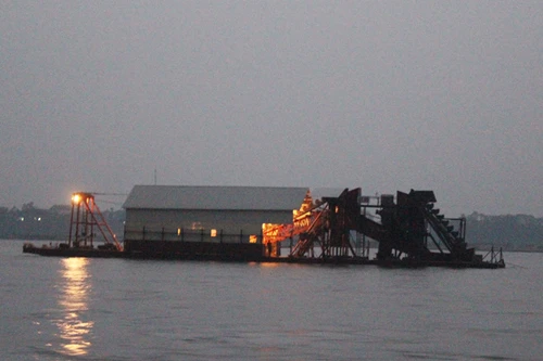 Nhận diện "cát tặc" trên các tuyến sông ở Hà Nội(Kỳ 2): Từ nạo vét đến tận thu 