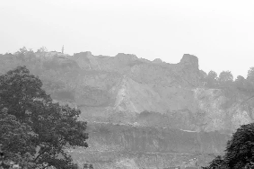 Điều tra làm rõ vụ xẻ đồi đem bán tại Ba Vì