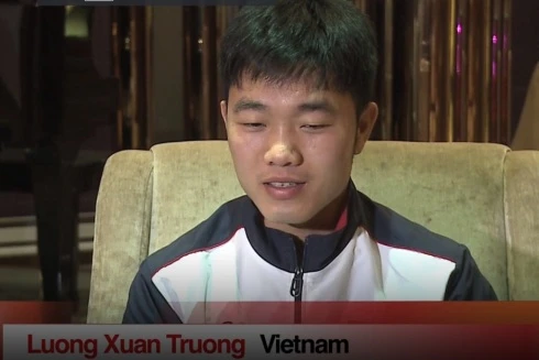 Xem đội trưởng U23 Việt Nam Lương Xuân Trường trả lời phỏng vấn tiếng Anh "như gió"