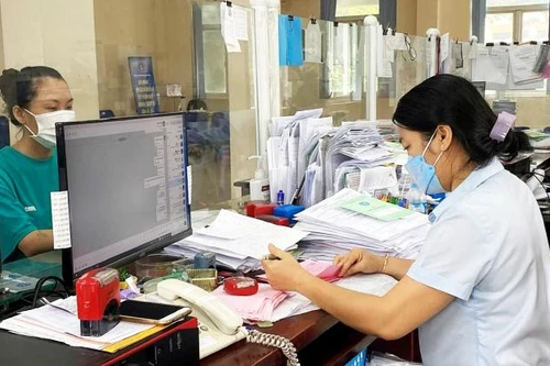 Ồ ạt rút bảo hiểm xã hội một lần, bài toán khó chưa có hồi kết