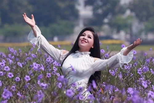 Ca sĩ Anh Thơ: Tôi không đi tìm tình yêu, cũng không chờ nó “va” vào mình