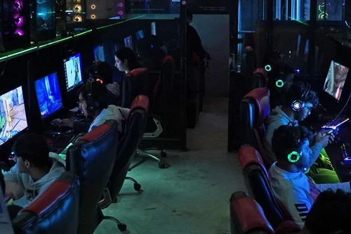 Ấn Độ lo ngại cờ bạc trá hình dưới dạng trò chơi trực tuyến 