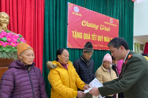 Mang mùa Xuân đến nơi biên cương Tổ quốc 