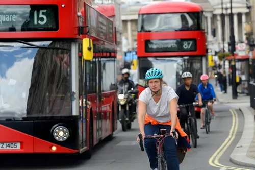 Chính phủ Anh yêu cầu điều tra nguyên nhân giá nhiên liệu “tăng nhanh nhưng giảm chậm” 