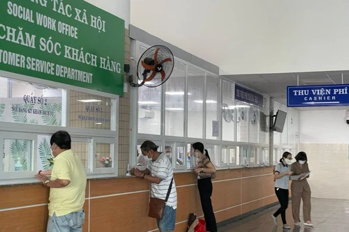 Sắp điều chỉnh giá khám chữa bệnh theo yêu cầu ở bệnh viện công