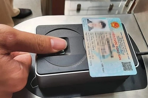 Đẩy nhanh việc dùng tài khoản định danh điện tử trong thực hiện thủ tục hành chính 